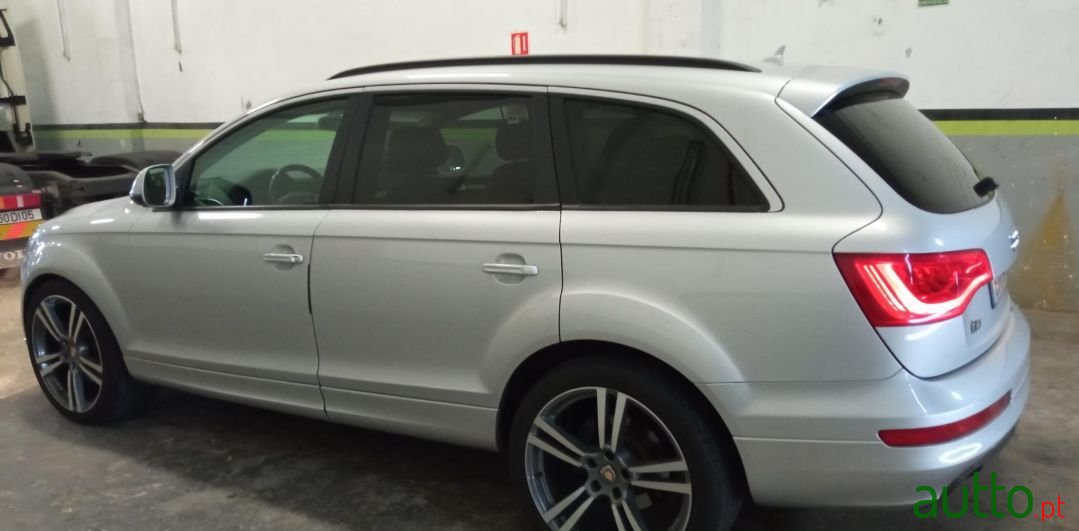 2011' Audi Q7 photo #2