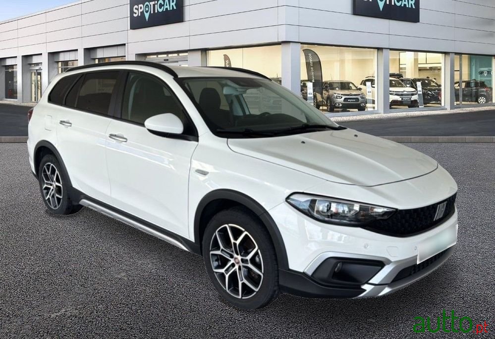 2023' Fiat Tipo Station Wagon Cross photo #3