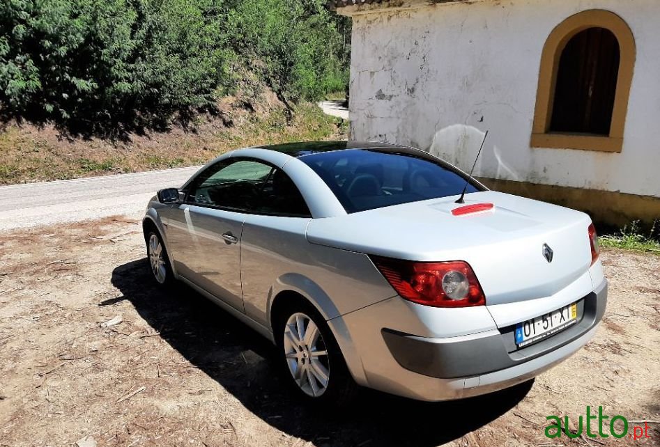 2004' Renault Megane photo #5