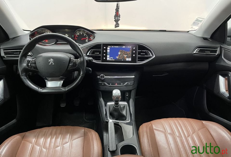 2014' Peugeot 308 photo #4