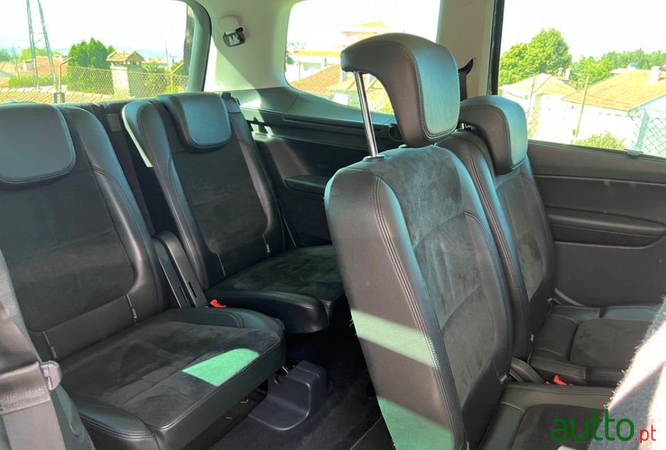 2012' Volkswagen Sharan photo #6