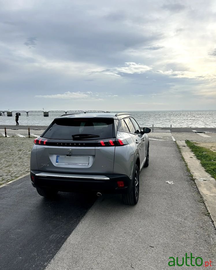 2021' Peugeot 2008 1.5 Bluehdi Gt photo #4