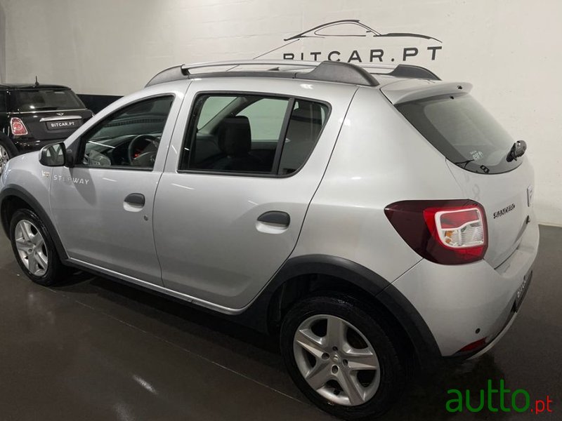 2016' Dacia Sandero Stepway photo #4