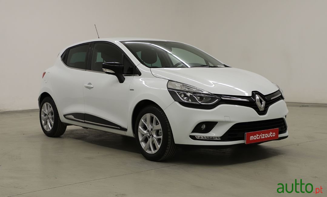 2019' Renault Clio photo #1