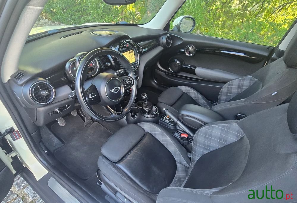 2016' MINI Cooper D 3 Portas photo #5