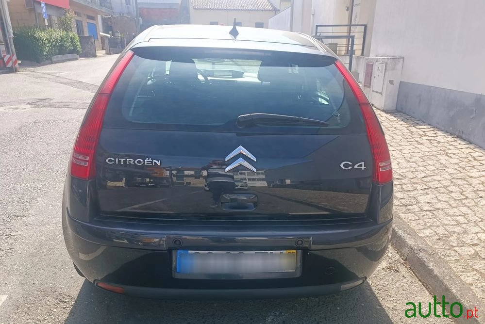 2005' Citroen C4 1.6 Hdi 110 Sx photo #2