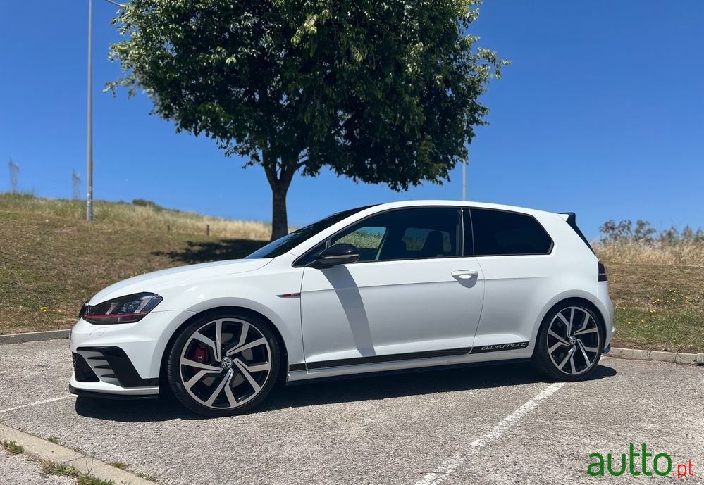 2016' Volkswagen Golf Gti photo #1