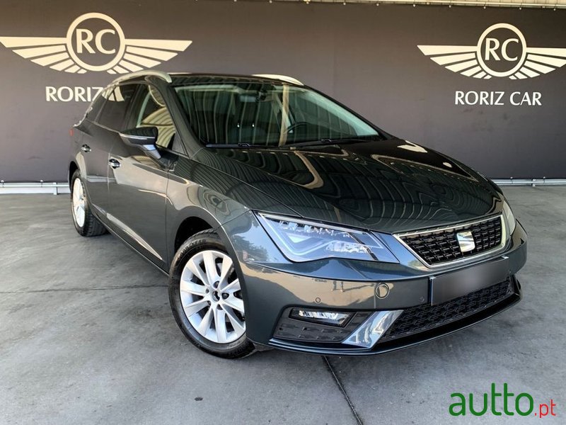 2019' SEAT Leon St photo #2