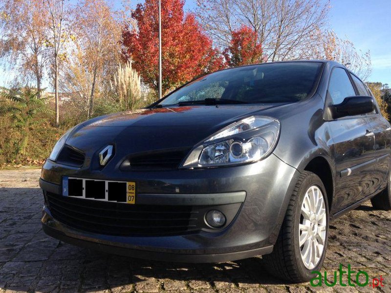 2008' Renault Clio Dynamique S photo #1