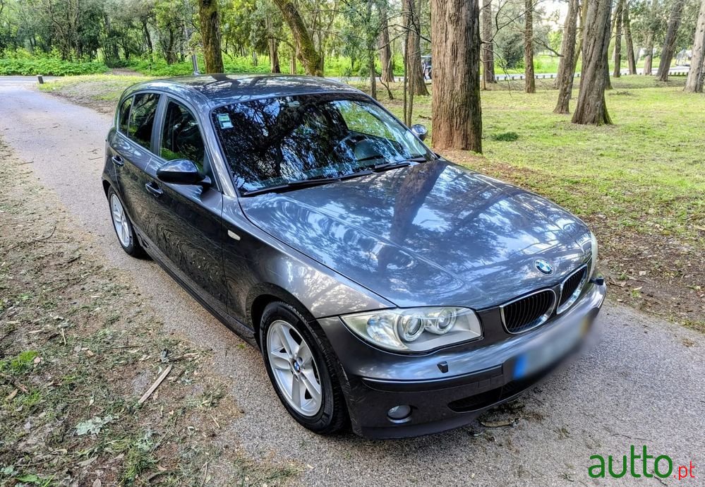 2004' BMW 120 D photo #3
