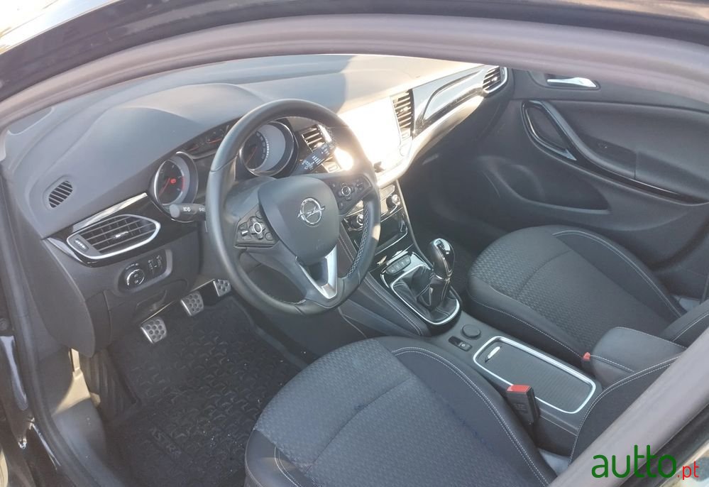 2016' Opel Astra photo #6