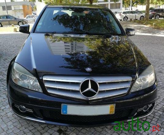 2009' Mercedes-Benz C-250 photo #3