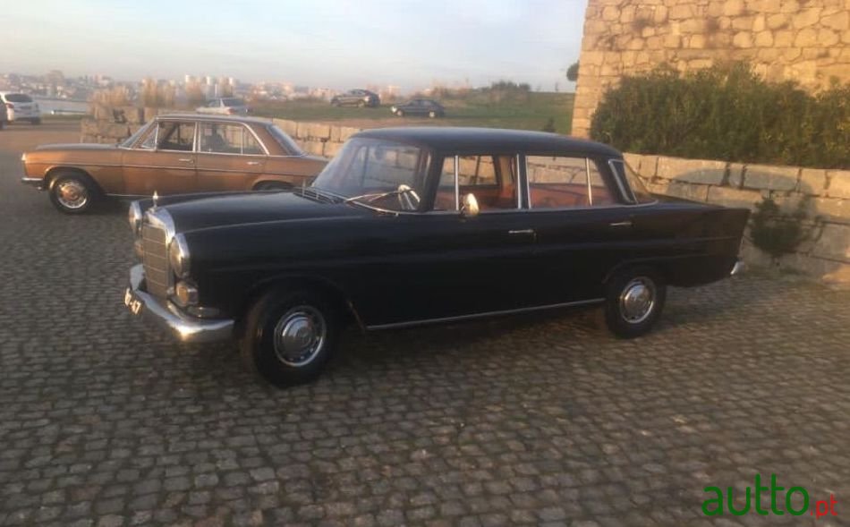 1967' Mercedes-Benz 200 photo #4