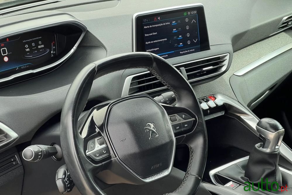 2018' Peugeot 3008 photo #2