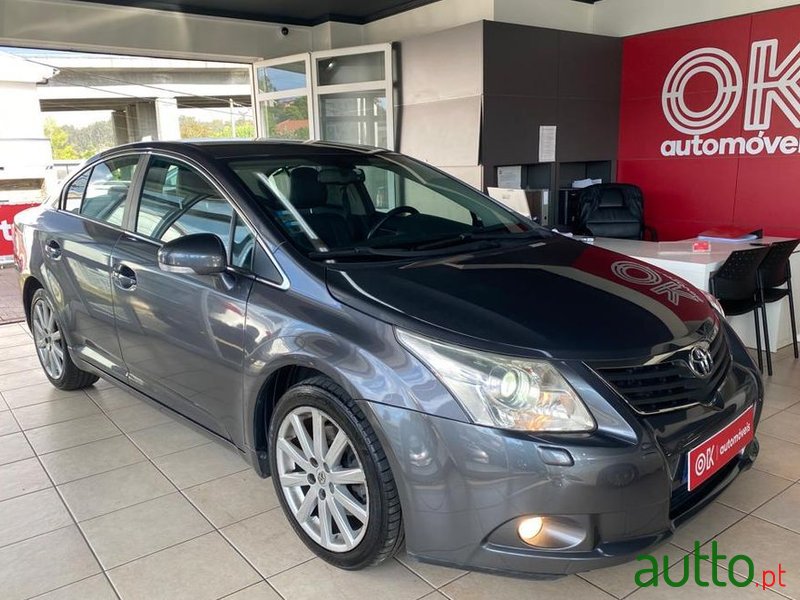 2010' Toyota Avensis photo #3