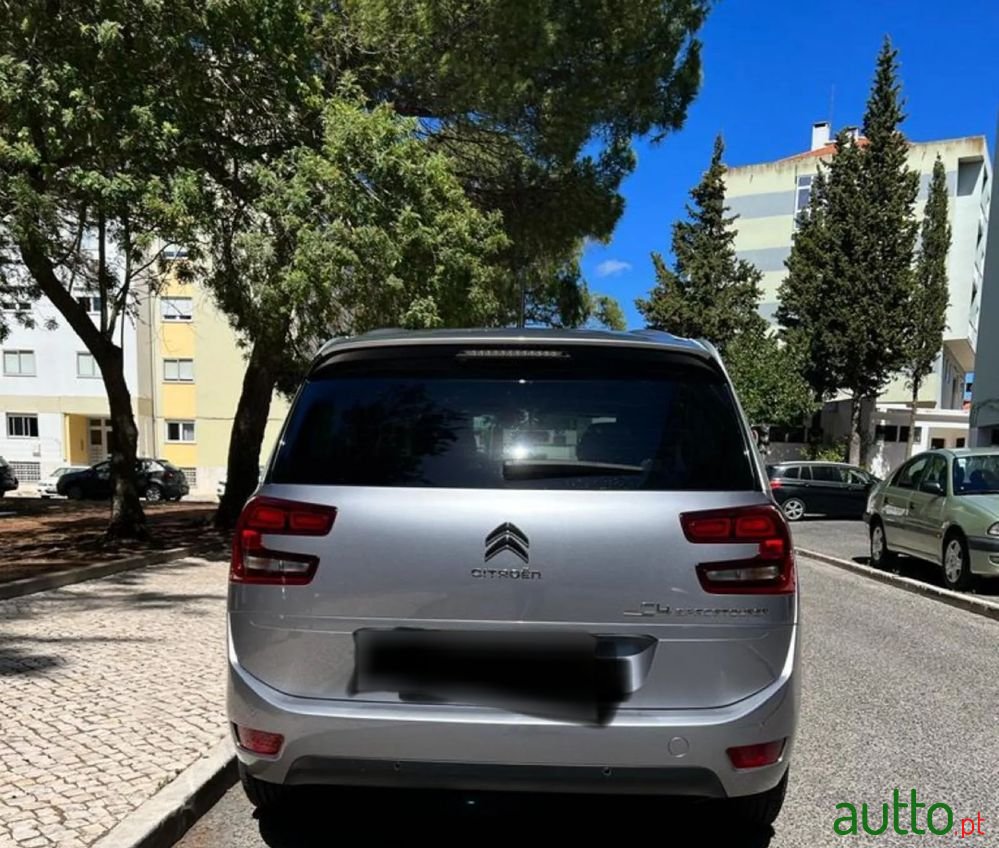 2020' Citroen Grand C4 SpaceTourer photo #4