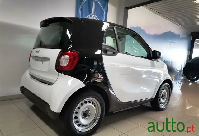 2019' Smart Fortwo Eq Perfect photo #3