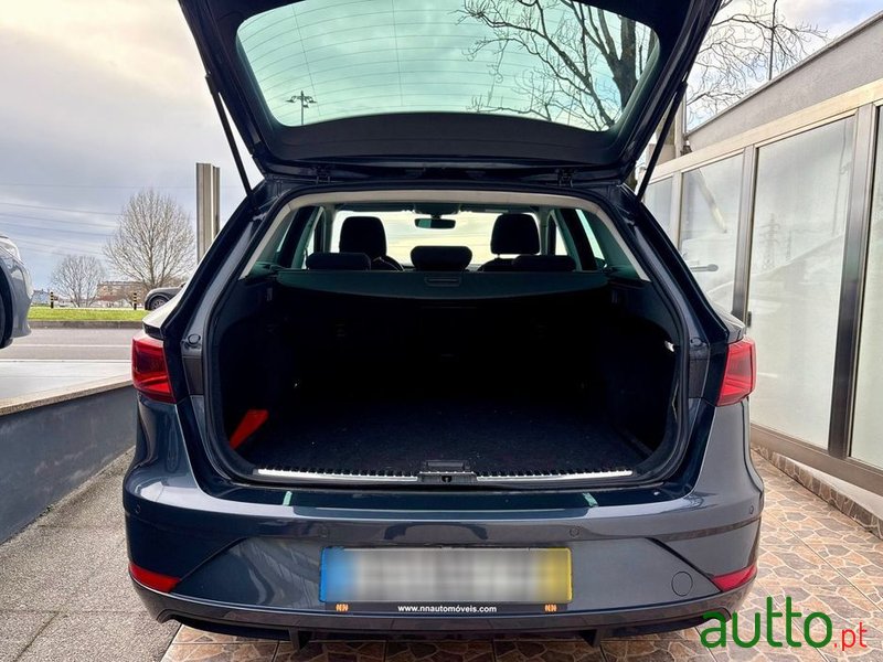 2018' SEAT Leon St photo #5