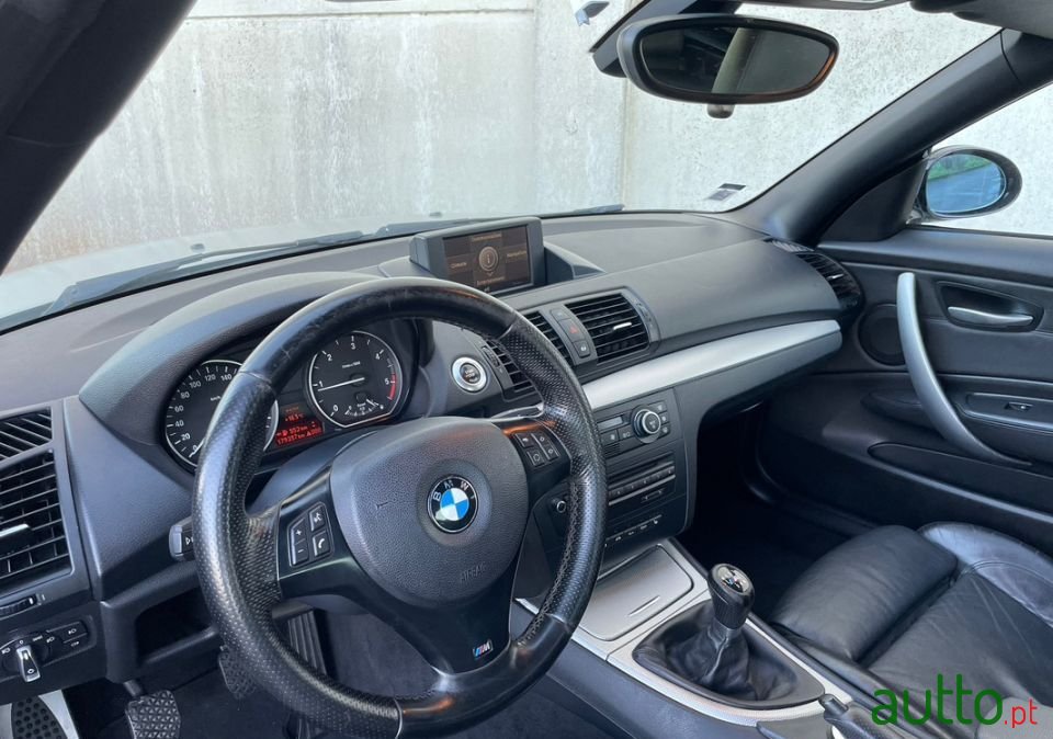 2009' BMW 120 photo #5