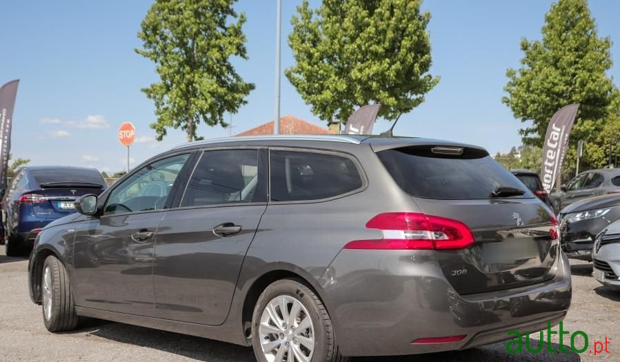 2018' Peugeot 308 Sw photo #3