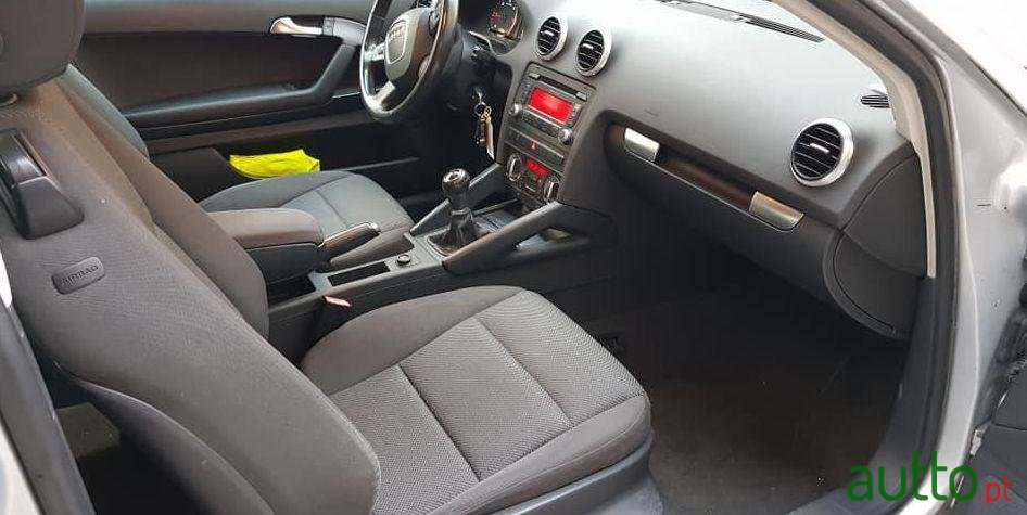 2010' Audi A3 1.6 Tdi Attraction photo #2