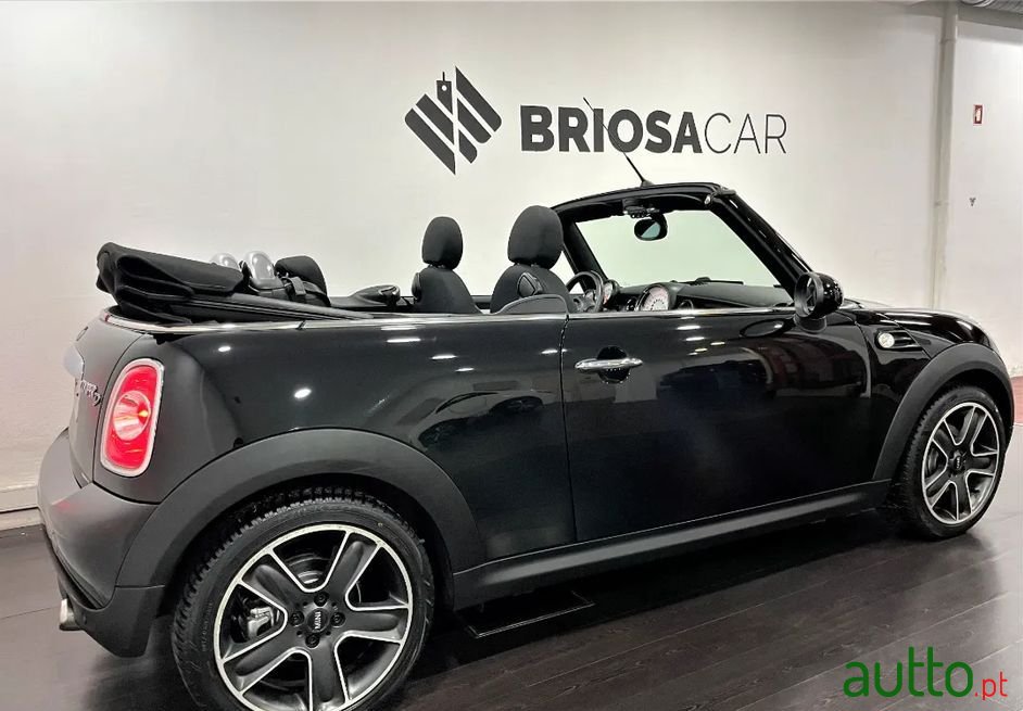 2012' MINI Cooper D Cabrio photo #4