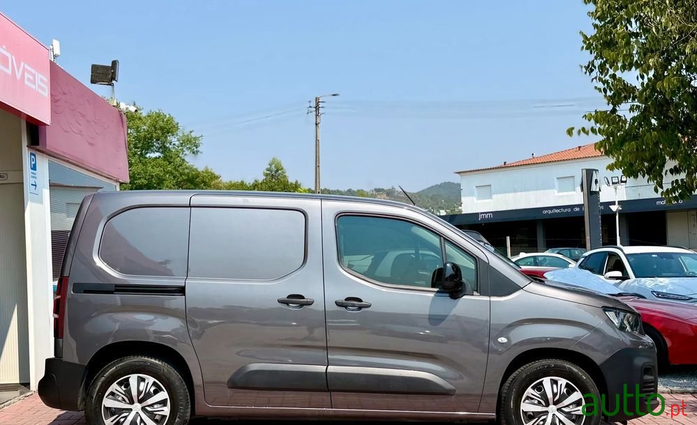 2023' Peugeot E-Partner photo #6