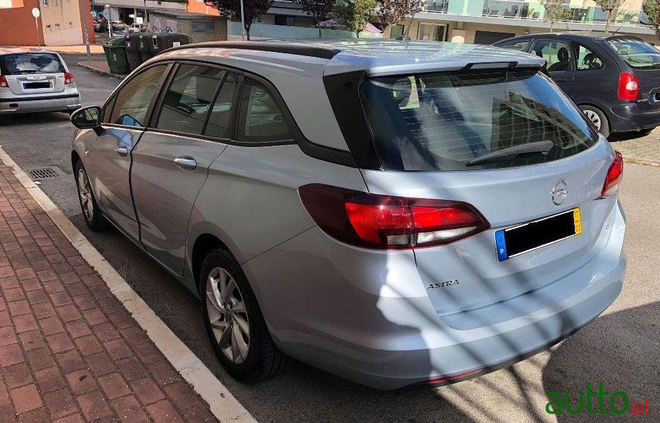 2017' Opel Astra Sports Tourer photo #1