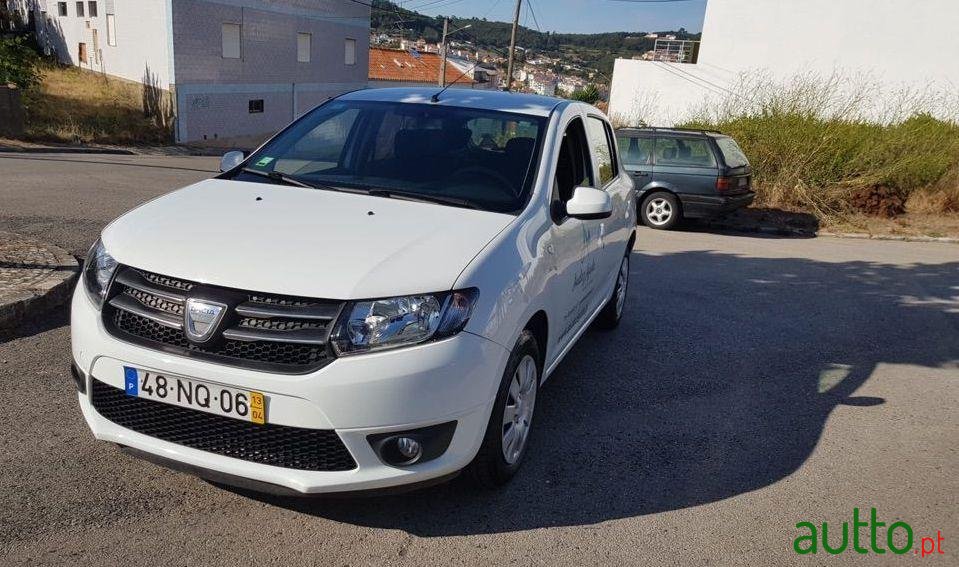 2013' Dacia Sandero photo #4