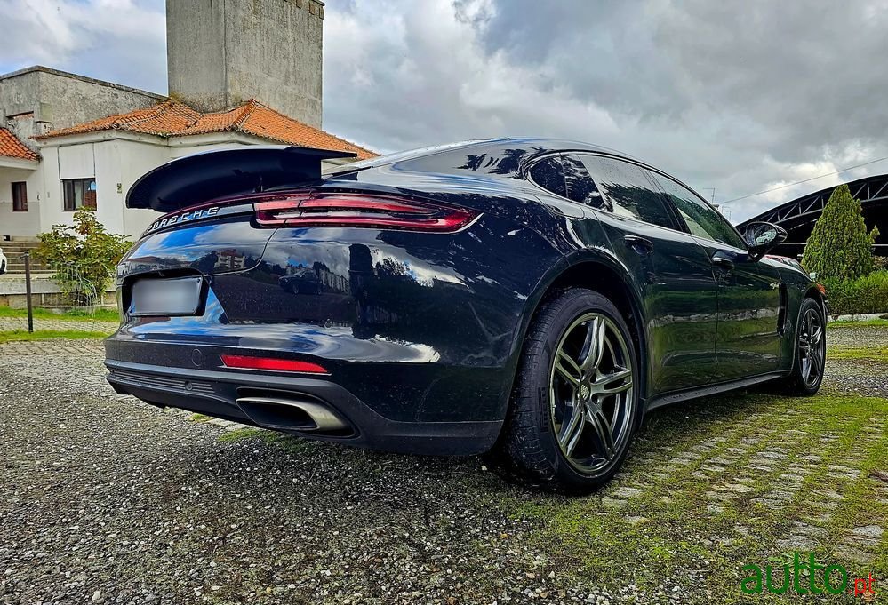 2017' Porsche Panamera 4 E-Hybrid photo #2