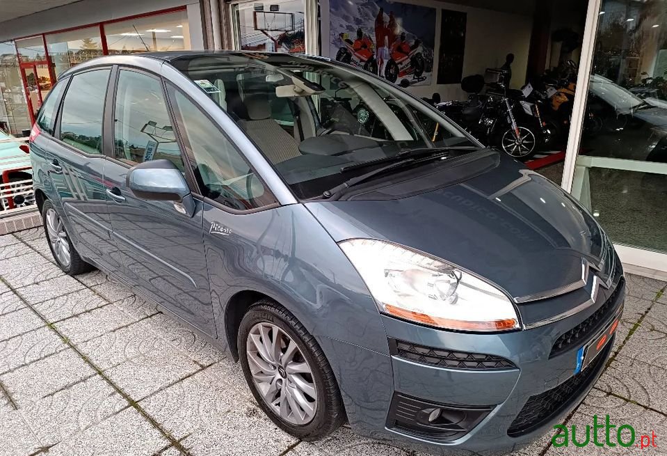 2008' Citroen C4 Picasso photo #1