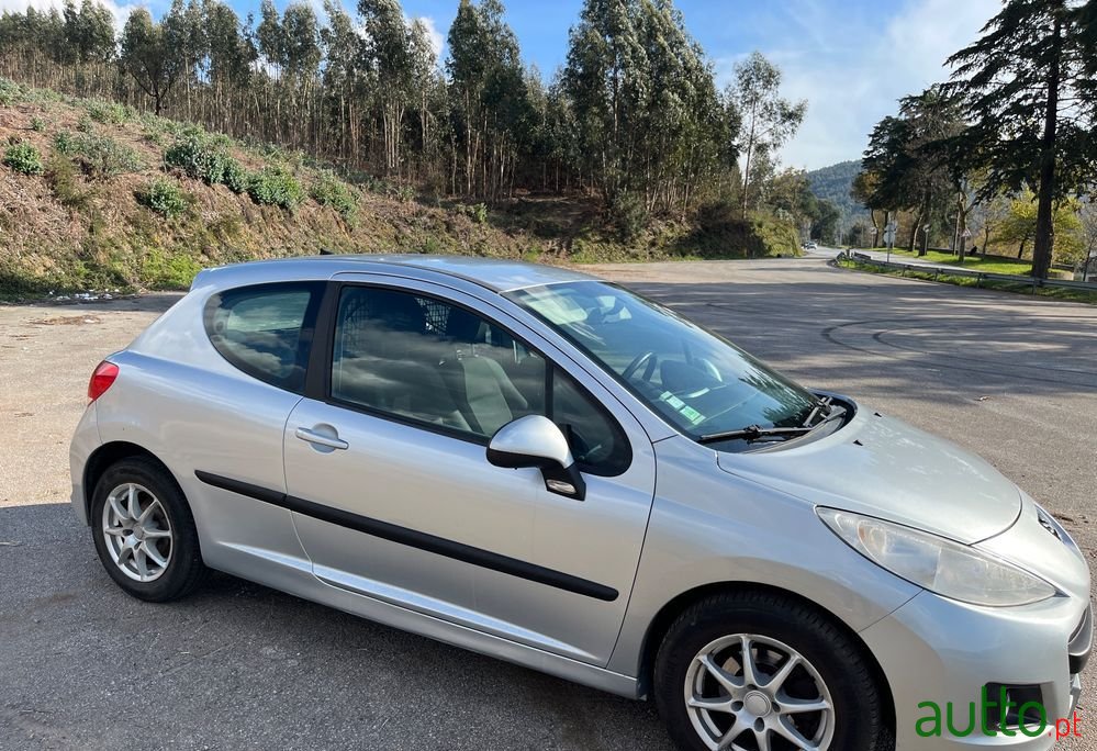 2010' Peugeot 207 1.6 Hdi Sport photo #6