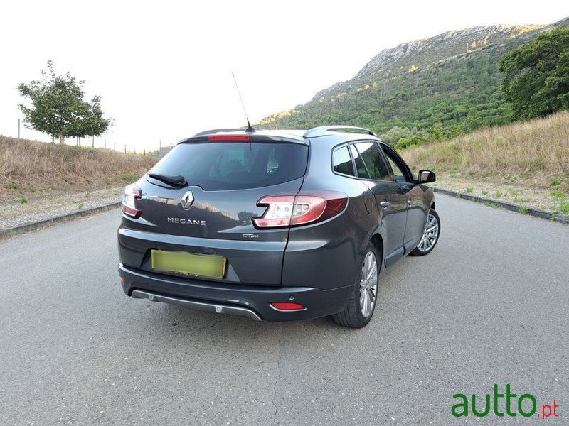 2012' Renault Megane Sport Tourer photo #4