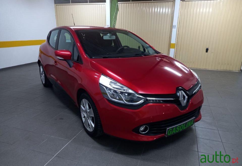 2013' Renault Clio photo #3