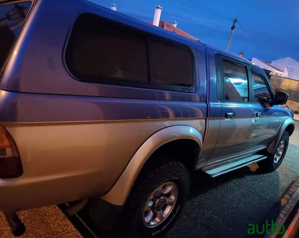 2012' Mitsubishi L200 photo #3