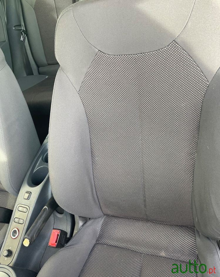 2008' SEAT Leon photo #2