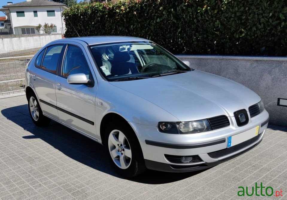 2001' SEAT Leon photo #1