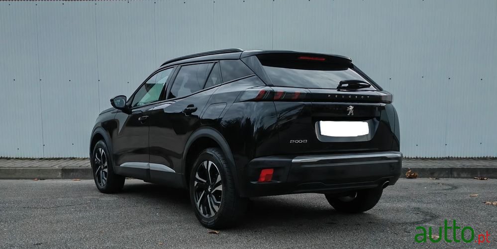 2021' Peugeot 2008 photo #6