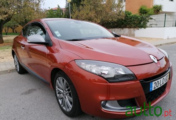 2010' Renault Megane photo #1