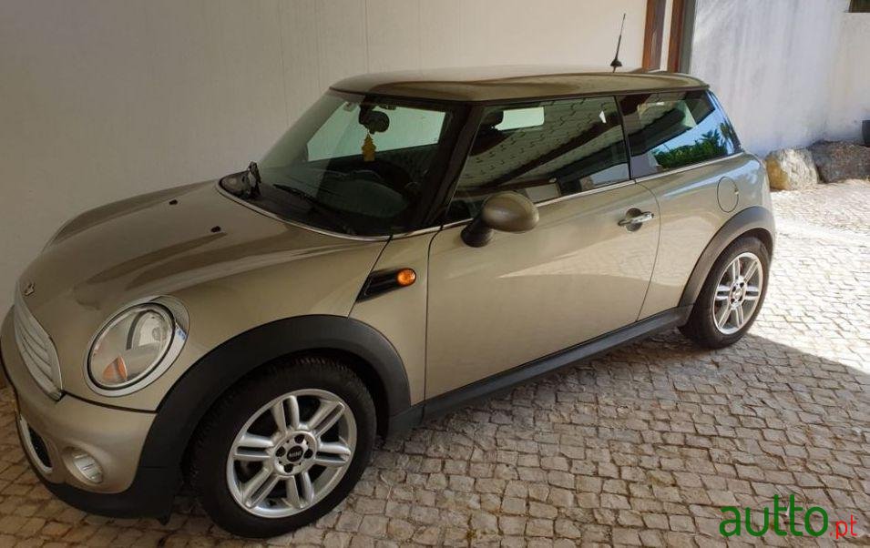 2010' MINI One D photo #5