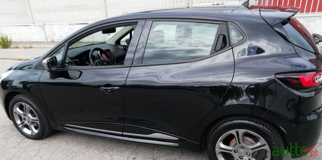 2018' Renault Clio photo #2