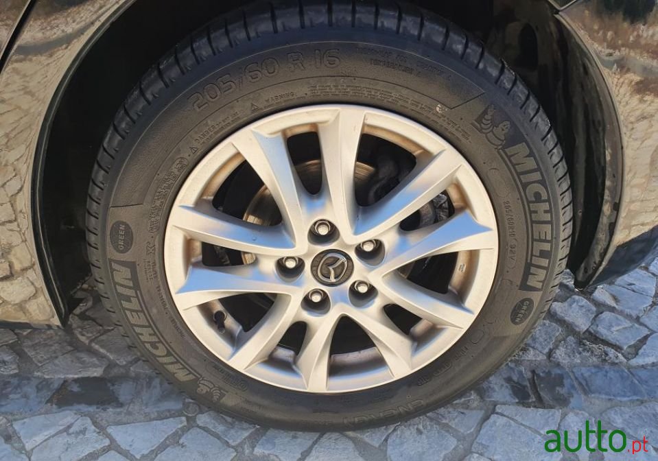 2015' Mazda 3 photo #2