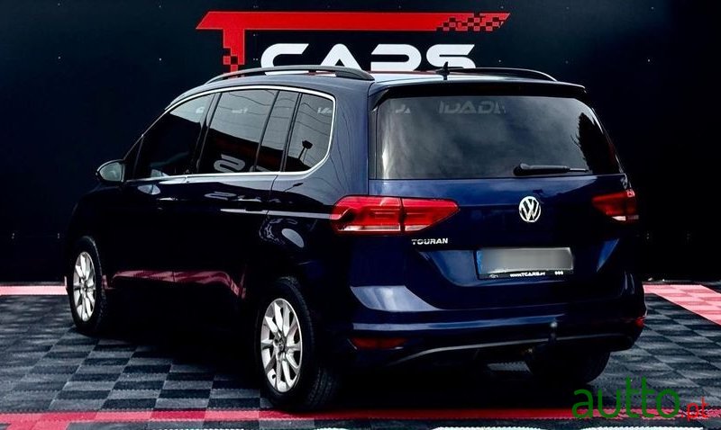 2019' Volkswagen Touran photo #3