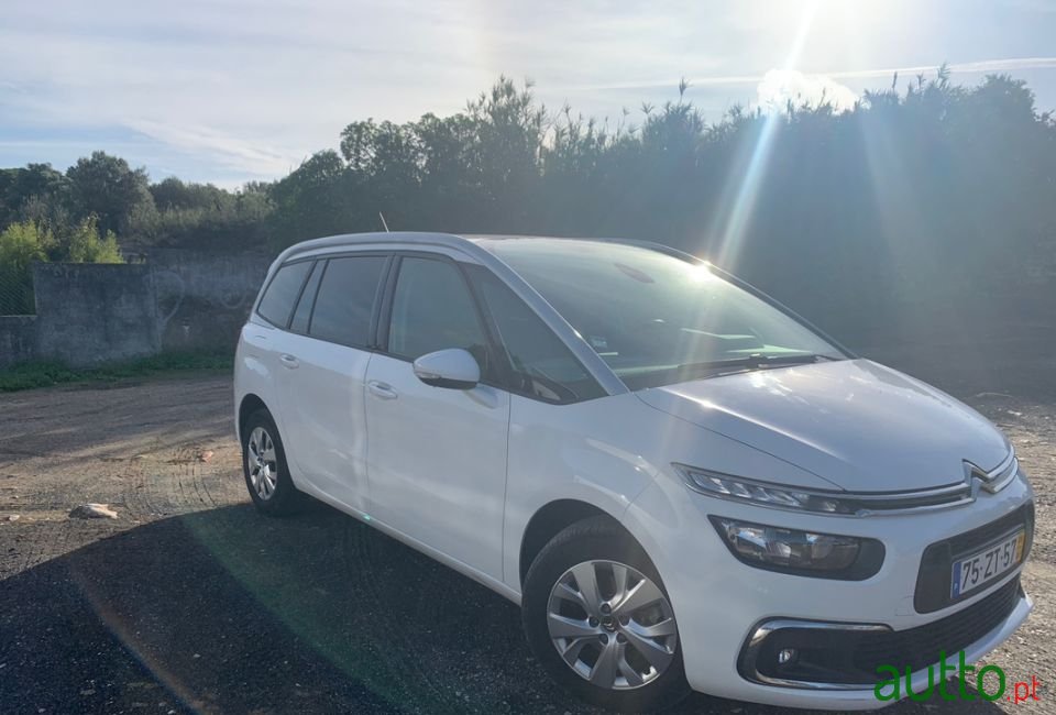 2020' Citroen C4 Spacetourer photo #3