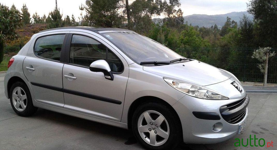 2006' Peugeot 207 Sport photo #2