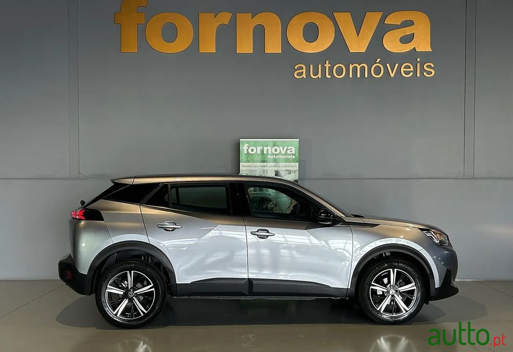 2022' Peugeot 2008 1.2 Puretech Active photo #4