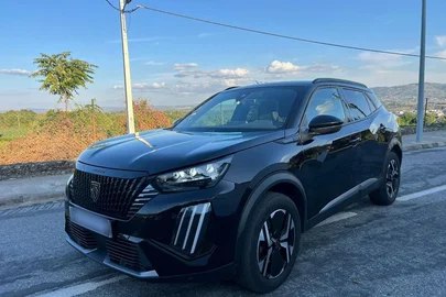 2023' Peugeot 2008