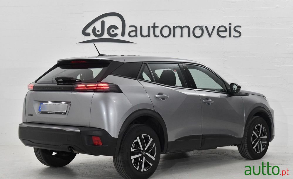 2024' Peugeot 2008 photo #2