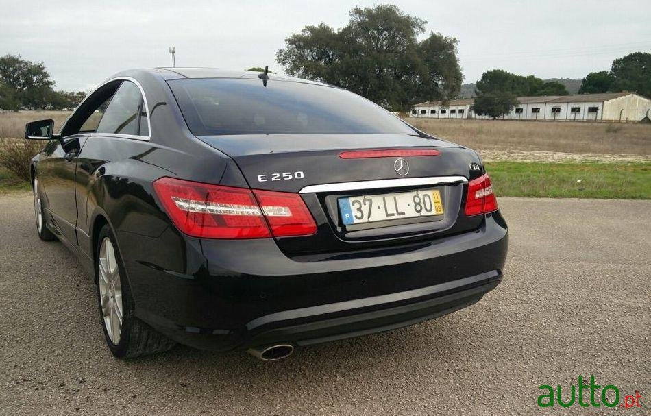 2011' Mercedes-Benz E-250 Nacional photo #3