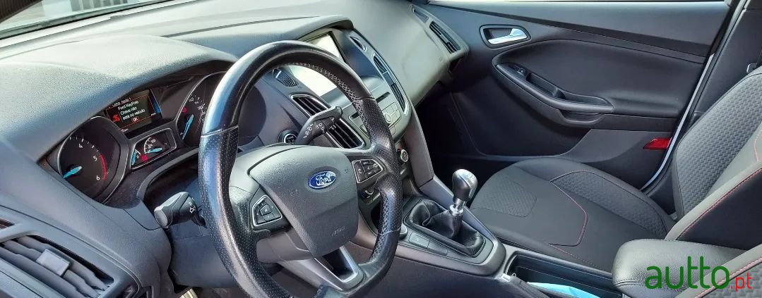 2018' Ford Focus photo #5